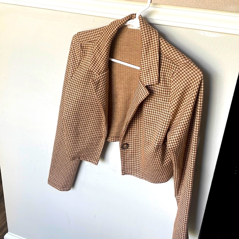 Crop jacket, trendy.m jacket worn once